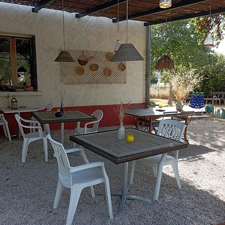 L'Esperluette En Camargue Bed & Breakfast Uchaud ภายนอก รูปภาพ