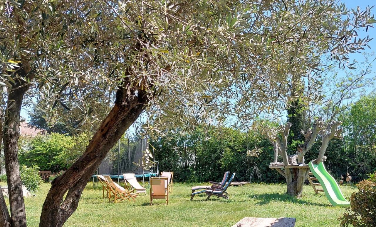 L'Esperluette En Camargue Bed & Breakfast Uchaud ภายนอก รูปภาพ