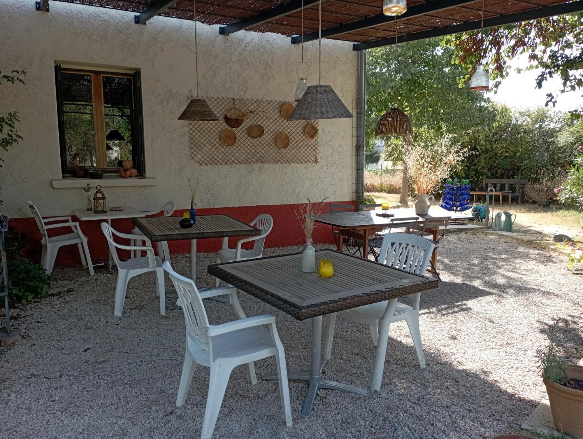 L'Esperluette En Camargue Bed & Breakfast Uchaud ภายนอก รูปภาพ